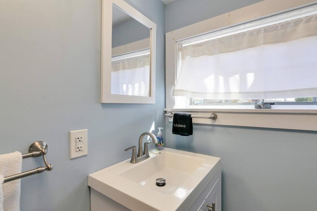 2Br Apt W/ 3 Min Walk To Downtown Swh - Low Tide Southwest Harbor Esterno foto
